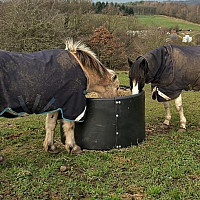 Krmelec kruhový plastový OK Plast na balíky